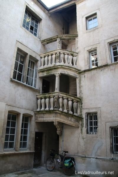 Escalier tournant 16ième siècle Escalier tournant 16ième siècle