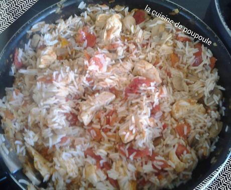 Poulet au riz, tomates et tandoori Poulet au riz, tomates et tandoori