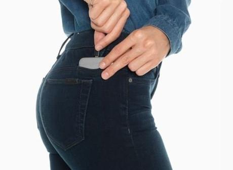 #Hello, un jeans qui recharge votre iPhone #Hello, un jeans qui recharge votre iPhone