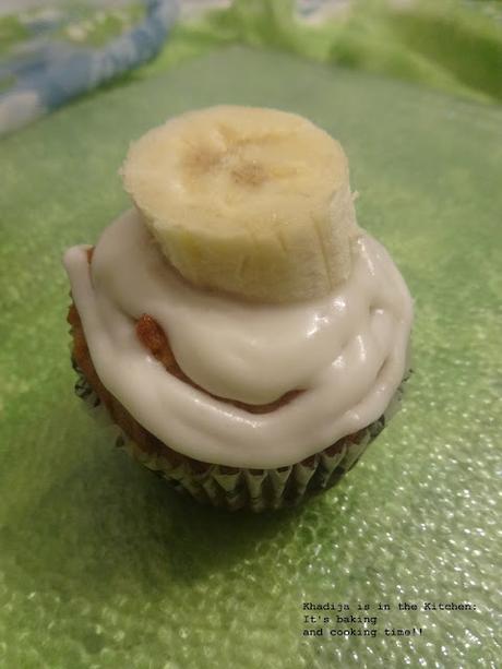 CUPCAKES À LA BANANE (SANS OEUFS) / BANANA CUPCAKES (EGGLESS) / CUPCAKES DE BANANA (SIN HUEVOS) CUPCAKES À LA BANANE (SANS OEUFS) / BANANA CUPCAKES (EGGLESS) / CUPCAKES DE BANANA (SIN HUEVOS)
