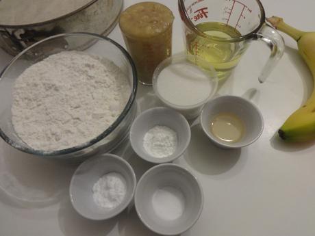 CUPCAKES À LA BANANE (SANS OEUFS) / BANANA CUPCAKES (EGGLESS) / CUPCAKES DE BANANA (SIN HUEVOS) image