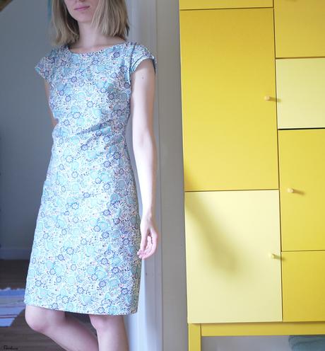 Burda, la petite robe dos nu. Burda, la petite robe dos nu.