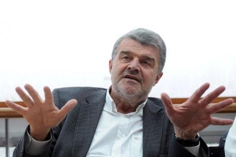 Dessertes LGV : la bataille se poursuit pour La Rochelle, Niort et Rochefort Jean-François Fountaine maire de La Rochelle