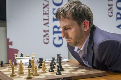 Ronde 3: Le joueur d'échecs russe Alexander Grischuk se demande encore comment il a pu perdre simplement un pion © Chess & Strategy