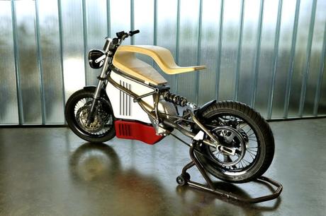 E-RAW-moto-électrique-bois-design-Martin-Hulin-blog-espritdesign-1