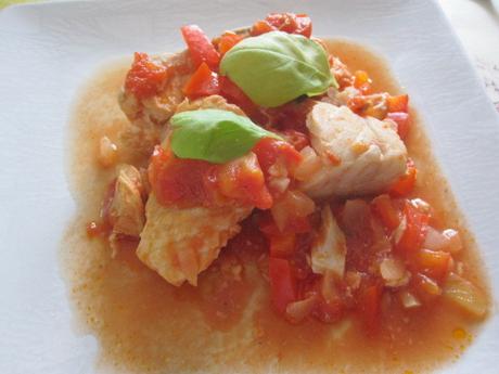 Pavés de saumon/cabillaud façon basquaise Pavés de saumon/cabillaud façon basquaise