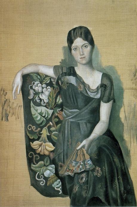 Peinture. Photographie. Modèles, muses, emprunts... Pablo Picasso (et Emile Delétang), Portrait d'Loga, début 1918 - Pablo Picasso, Portrait d'Olga dans un fauteuil, 1918