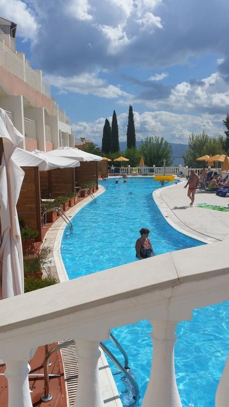 La France ici ou là-bas, quand on est en vacances.... De toutes 8ème ou rez de jardin c'est magnifique...