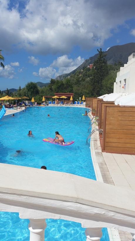 La France ici ou là-bas, quand on est en vacances.... De toutes 8ème ou rez de jardin c'est magnifique...
