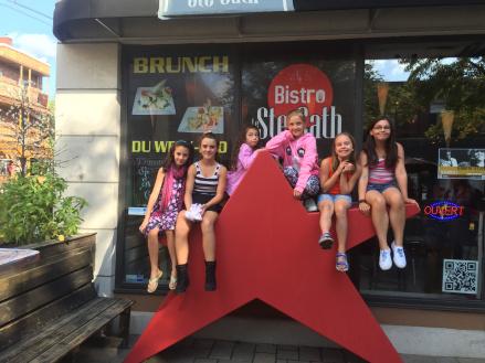 Jeunes étoiles du Bistro le Ste-Cath micro ouvert pour les enfants