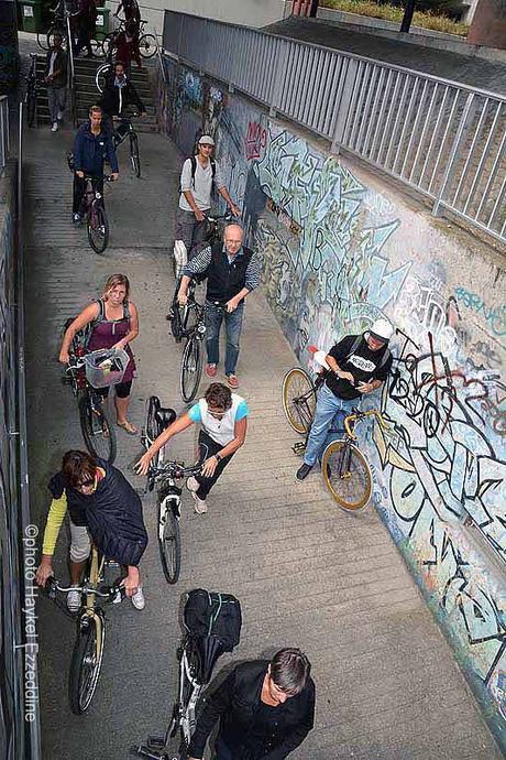 Genève: “En vélo pour admirer et découvrir des graffitis” DSC_2134aaaaaaaaa.jpg