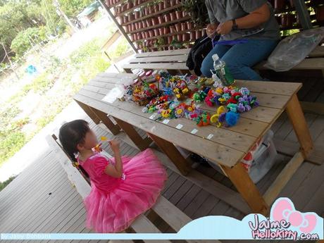 J'y étais : A la ferme organique Hello Kitty de Hong Kong http://www.jaimehellokitty.com/images/IMG2015B/26.jpg