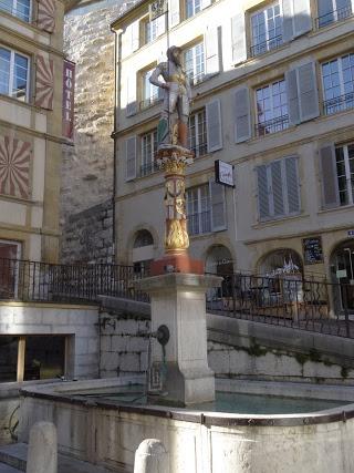 Fontaine Banneret à Neuchâtel Fontaine Banneret à Neuchâtel