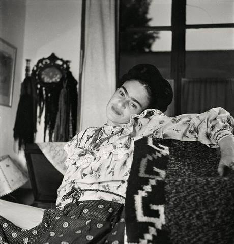 Frida Khalo : Douleur & intimité Frida Khalo : Douleur & intimité
