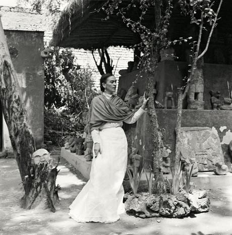 Frida Khalo : Douleur & intimité Frida Khalo : Douleur & intimité