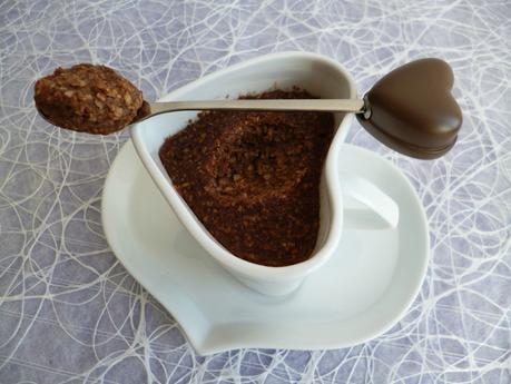 mugcake caramel cacao au son d'avoine avec yaourt de soja et psyllium (diététique, sans sucre ni oeuf et riche en fibres) P1240462