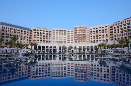 The Ritz-Carlton Abu Dhabi, Grand Canal Swimming Pool