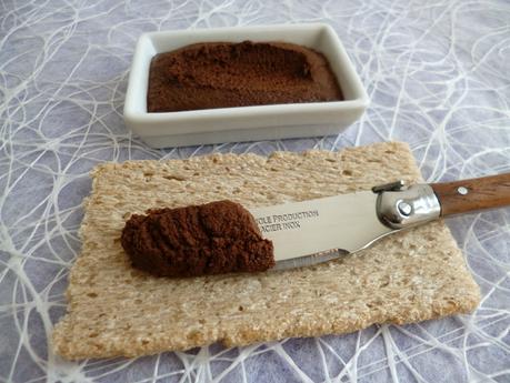 tartinade crue cacao et noix de coco (diététique, végane, sans beurre, sans lait, sans sucre, sans gluten et riche en fibres) P1240515