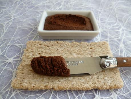 tartinade crue cacao et noix de coco (diététique, végane, sans beurre, sans lait, sans sucre, sans gluten et riche en fibres) P1240524