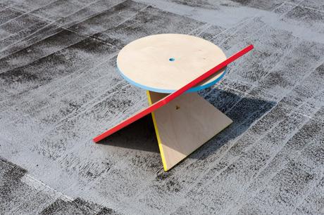 Projet étudiant : Bauhaus Stool tabouret carré rond triangle par Catherine Lee Projet étudiant : Bauhaus Stool tabouret carré rond triangle par Catherine Lee