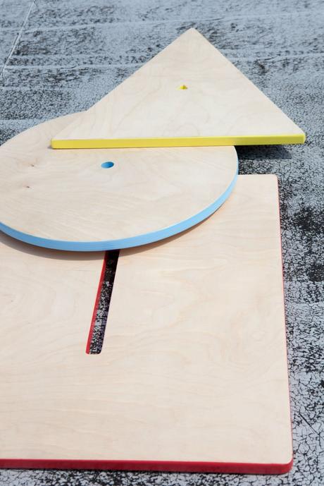 Projet étudiant : Bauhaus Stool tabouret carré rond triangle par Catherine Lee Projet étudiant : Bauhaus Stool tabouret carré rond triangle par Catherine Lee