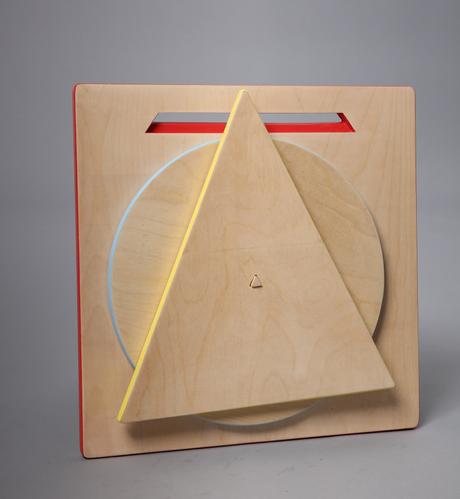 Projet étudiant : Bauhaus Stool tabouret carré rond triangle par Catherine Lee Projet étudiant : Bauhaus Stool tabouret carré rond triangle par Catherine Lee