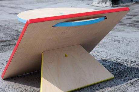 Projet étudiant : Bauhaus Stool tabouret carré rond triangle par Catherine Lee Projet étudiant : Bauhaus Stool tabouret carré rond triangle par Catherine Lee