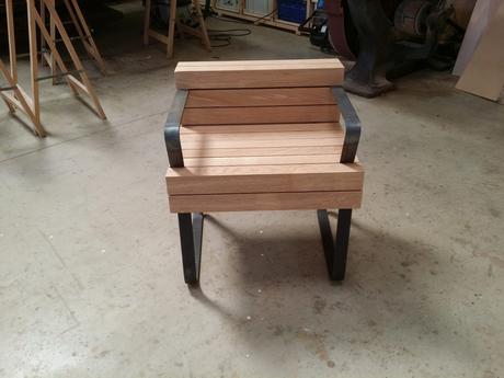 Chaiss petit fauteuil par Sébastien Mazzoni Chaiss petit fauteuil par Sébastien Mazzoni