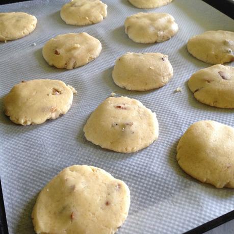 Cookies aux fruits secs et caramel à la pomme Boules de pâte