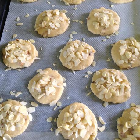 Cookies aux fruits secs et caramel à la pomme Parsemées d'amandes