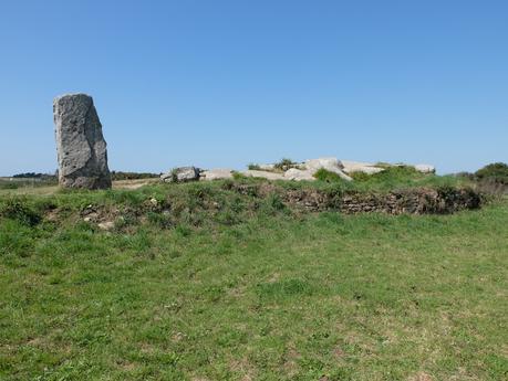 Voyageons un peu dans le monde mégalithique de Locmariaquer . DSCF4380