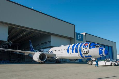 Lancement officiel du Boeing R2-D2 R2-D2-ANA-JET4