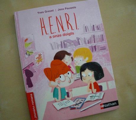 HENRI, un petit garçon… pas comme les autres ! Henri a les oreilles qui bougent Yves grevet Jess Pauwels