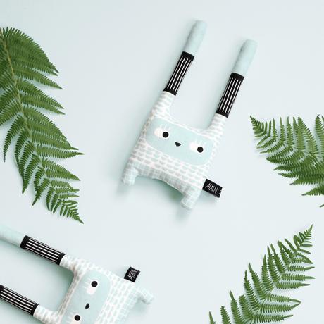 Discoveries No.10 Main Sauvage main_sauvage_2