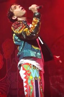 17 MIKA HEAVEN TOUR