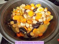 Tajine aux Carottes, Tofu et Pruneaux (Vegan) Tajine aux Carottes, Tofu et Pruneaux (Vegan)