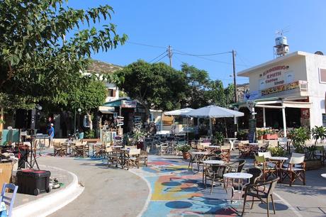 Envie #105 : en mode voyage / A la découverte de Matala, la ville des hippies / Crète matala crete