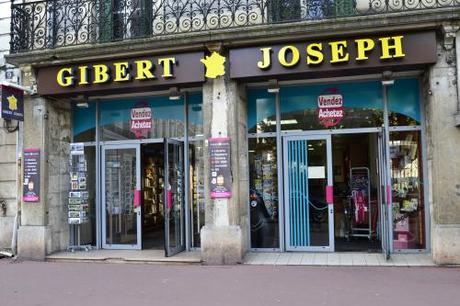 7 novembre 2015 à CHALON SUR SAÔNE (71): Dédicace à la librairie Gibert Joseph.