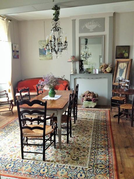 La maison sur la place, chambre d'hôtes, café, brocante à Marennes d'Oléron France La maison sur la place, chambre d'hôtes, café, brocante à Marennes d'Oléron France