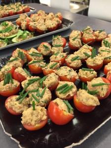 EN APERO DE JOLIES TOMATES FARCIES @yaquoidansmonfrigo.com