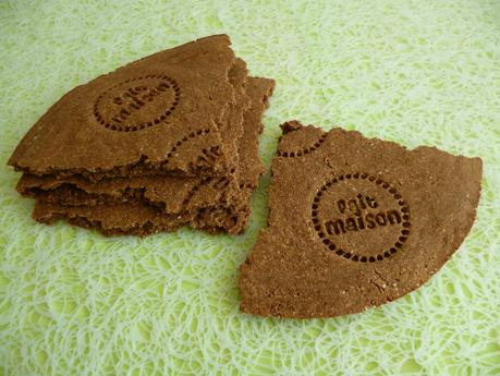 biscuit diététique géant chicorée cacao châtaigne et lin chia psyllium (sans gluten ni sucre ni beurre ni oeuf, riche en fibres) P1240664