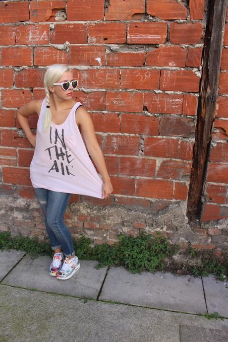 Envie #106 : Ma tenue décontractée et mes baskets fleuries tenue estivale decontractée