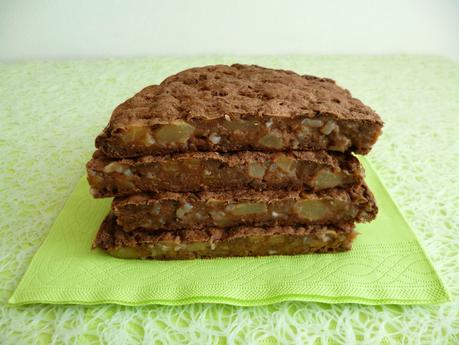 gâteau hyperprotéiné poire pomme cacao coco avec perles de konjac et psyllium (diététique, sans oeuf ni beurre, riche en fibres) P1240703