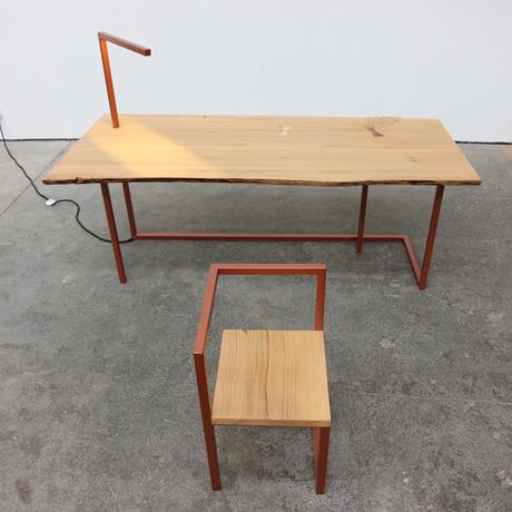 BIG CHIEF bureau et chaise par Tamim Daoudi et EPI Studio BIG CHIEF bureau et chaise par Tamim Daoudi et EPI Studio