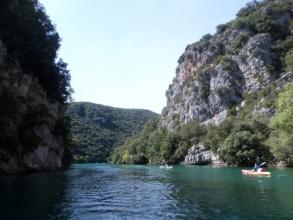 Les Basses Gorges du Verdon vues depuis l'eau Les Basses Gorges du Verdon vues depuis l'eau
