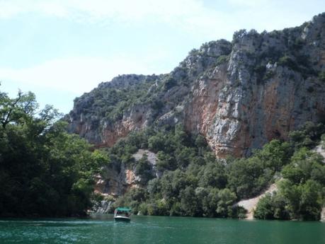 Les Basses Gorges du Verdon vues depuis l'eau Les Basses Gorges du Verdon vues depuis l'eau