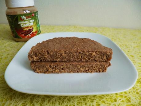 gâteau cru soja caroube au psyllium (diététique, végan, hyperprotéiné, sans oeuf ni beurre ni sucre ni gluten, riche en fibres) P1240221