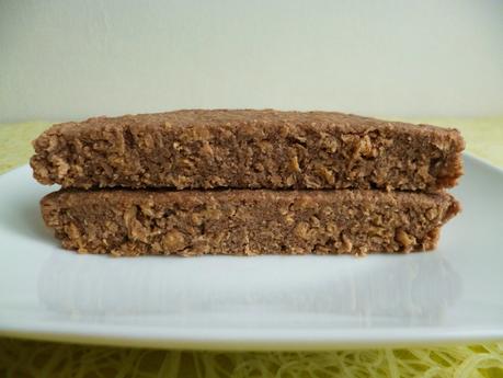 gâteau cru soja caroube au psyllium (diététique, végan, hyperprotéiné, sans oeuf ni beurre ni sucre ni gluten, riche en fibres) P1240224