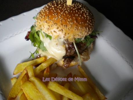 Burger de boeuf limousin, bacon et sauce au cantal Burger de boeuf limousin, bacon et sauce au cantal 2