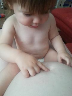 Le ventre de maman c’est …. Le ventre de maman c’est ….